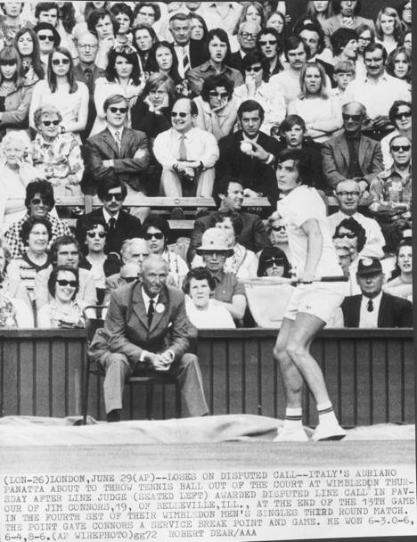Wimbledon 1972 Adriano Panatta nel match perso contro Jimmy Connors (6-3 0-6 6-4 8-6) (Ap)